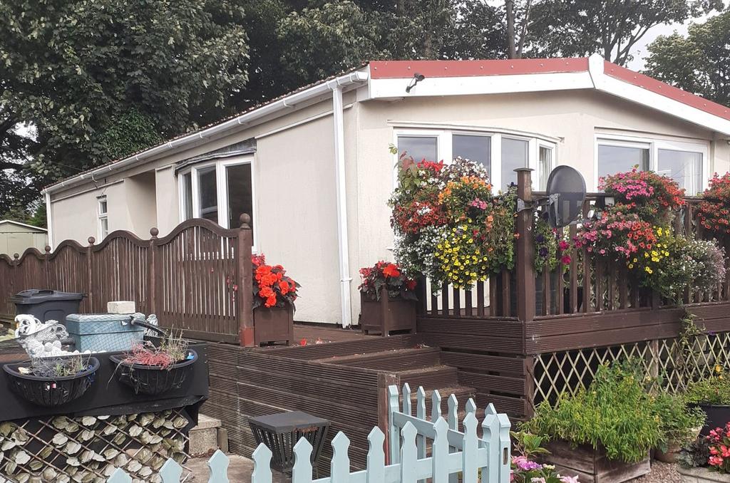 Ilkley Road, Riddlesden, Keighley, BD20 2 bed park home for sale £89,000