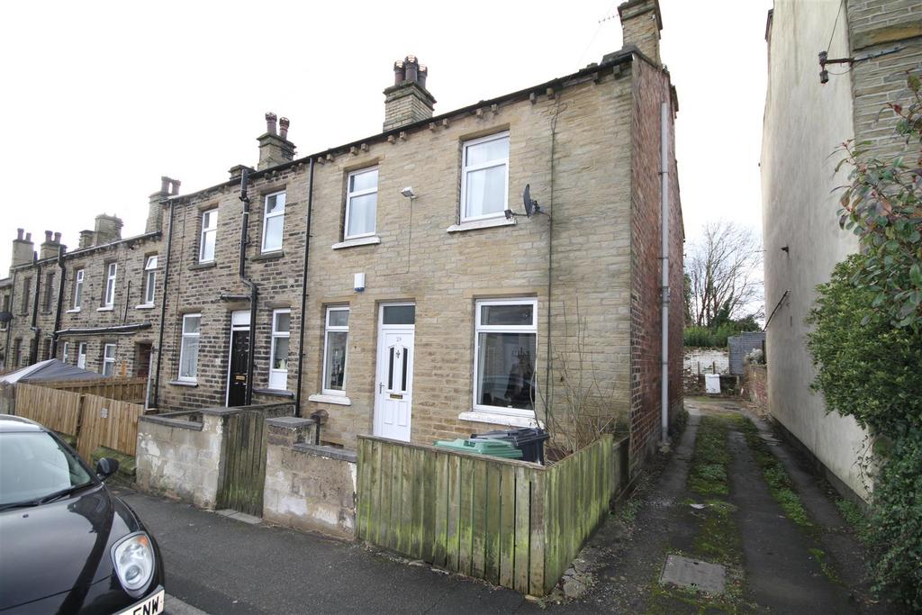South Parade, Cleckheaton 2 bed terraced house for sale £90,000