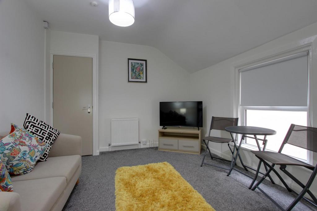 Flat 4 Lounge