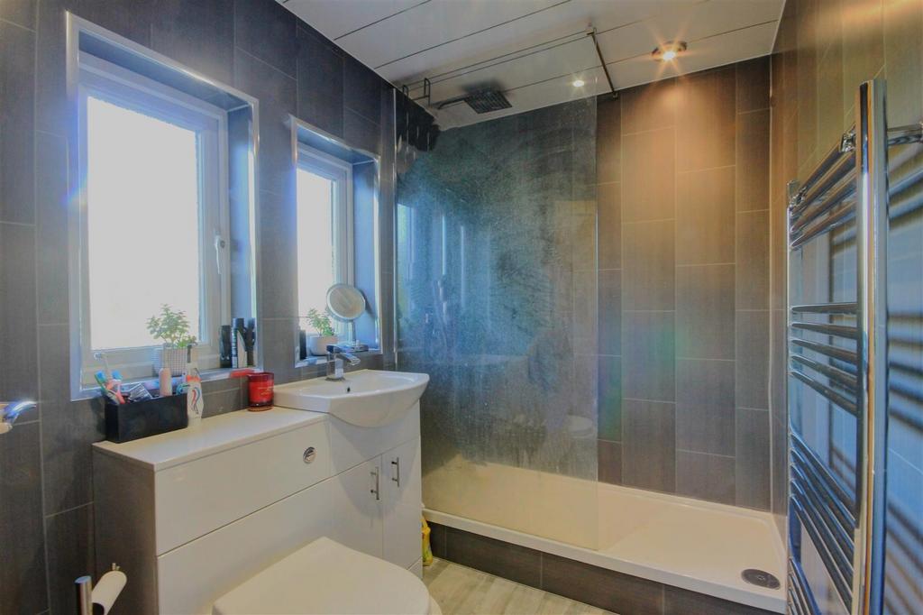 Shower room.jpg