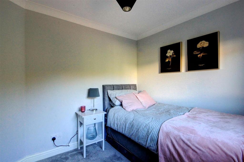 Bedroom 4.jpg