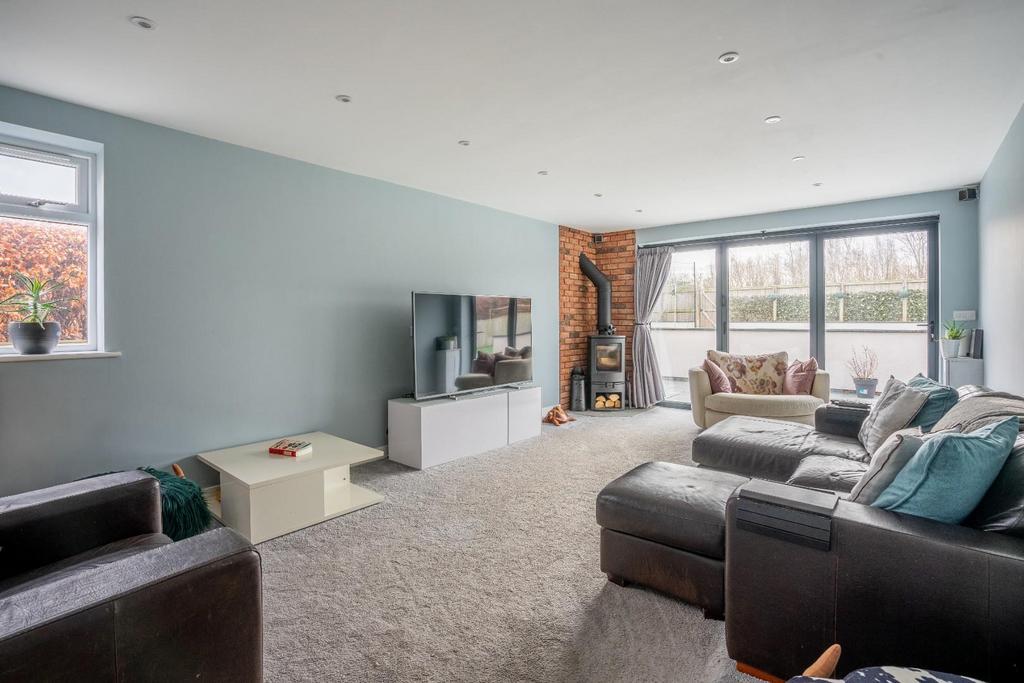 Eastfield Crescent, York 4 bed detached house for sale £650,000