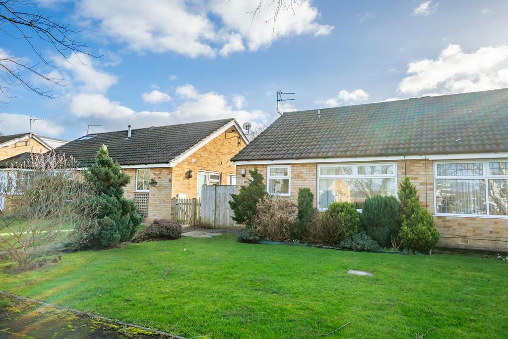 Silverdale Court, York 2 bed semidetached bungalow for sale £250,000