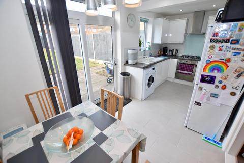 3 bedroom end of terrace house for sale, Willow Grove,  