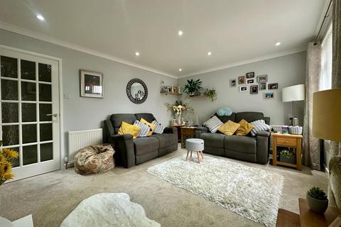 26 Long Meadow, Tiverton, EX16 6EJ