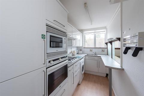 2 bedroom flat for sale, Church Green Row, Harpenden