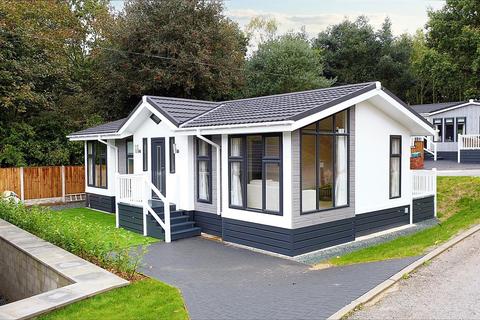 2 bedroom detached bungalow for sale, Bradford Way, Killarney Park, Nottingham