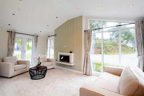 2 bedroom detached bungalow for sale, Bradford Way, Killarney Park, Nottingham