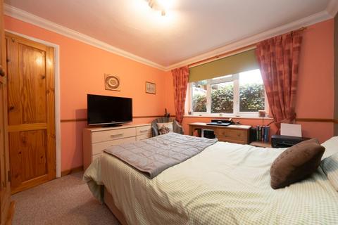 11 Ferney Road, Byfleet, West Byfleet, KT14 7AL