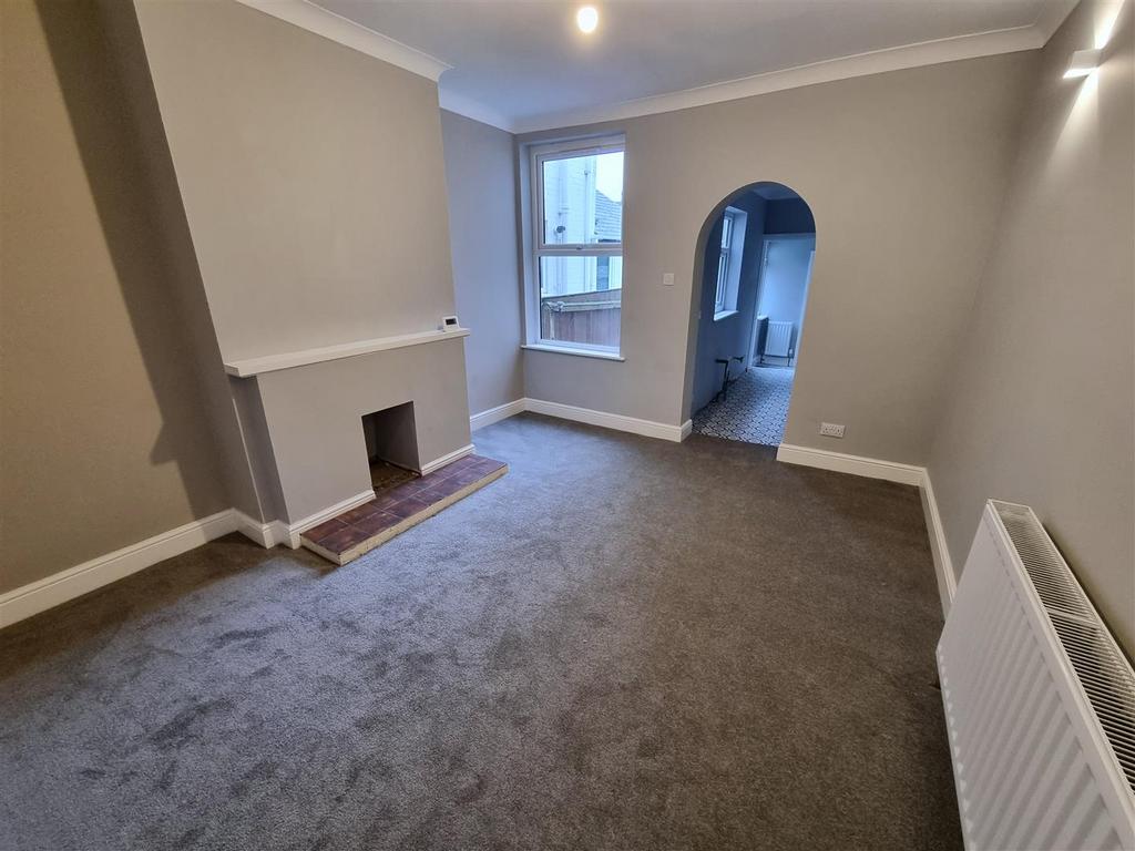 Springfield Road, Gorleston 3 bed terraced house for sale £200,000
