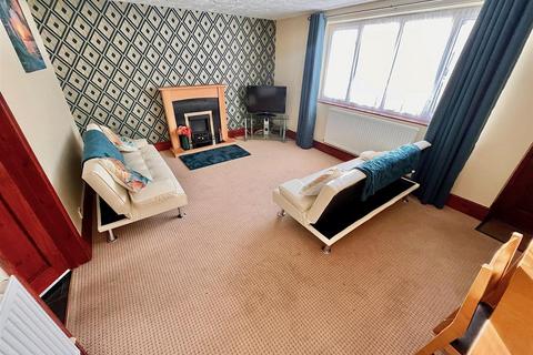 2 bedroom end of terrace house for sale, The Crescent, Hemsby