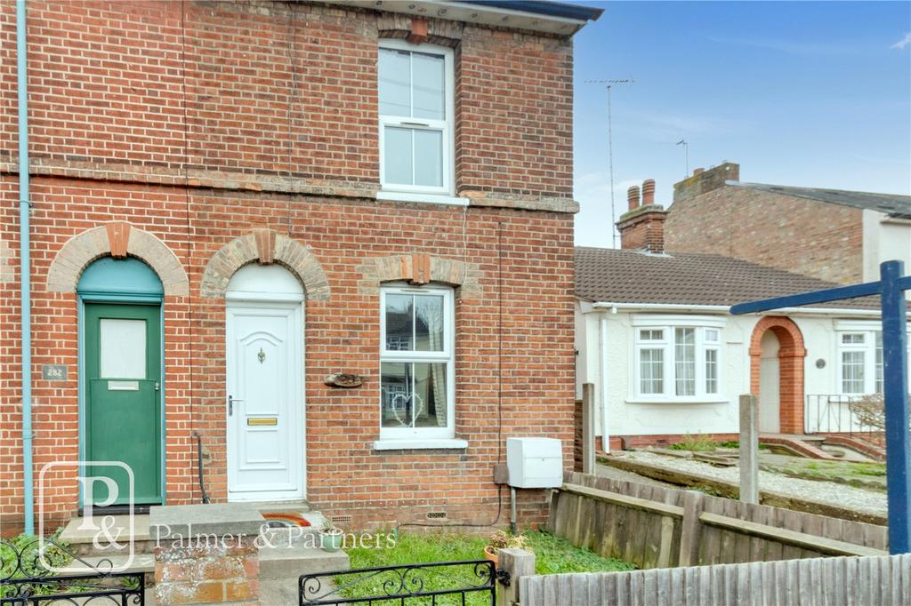 Old Heath Road, Colchester, Essex, CO2 2 bed end of terrace house - £ ...