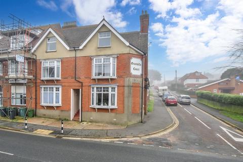 2 bedroom apartment for sale, Broadway, Totland Bay, Isle of Wight