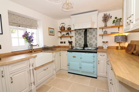 2 bedroom semi-detached house for sale, Lower Street, Eastry