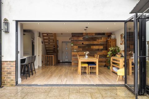 Farthing House Chestnut Walk, Felcourt, East Grinstead, RH19 2LB