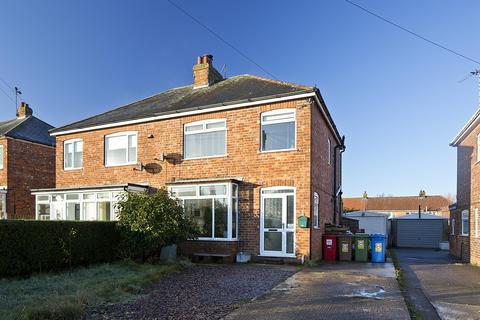 3 bedroom semi-detached house for sale - 22 Cliffe Road, Market Weighton, YO43 3BN