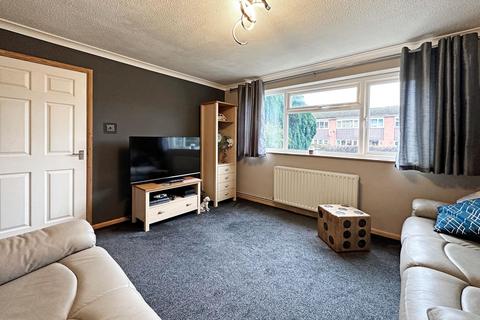 3 bedroom end of terrace house for sale - Whitnash Close, Balsall Common, CV7