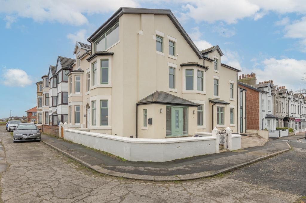 St Bernards House, Knott End On Sea FY6 3 bed duplex for sale £295,000