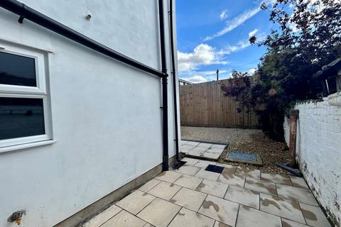 320 Fishponds Road, Eastville, Bristol, BS5 6RA