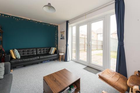 3 bedroom end of terrace house for sale, Aurum Close, Whitstable.