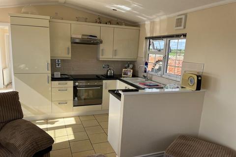 2 bedroom house for sale, Mobile Home, PE20