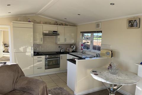 2 bedroom house for sale, Mobile Home, PE20