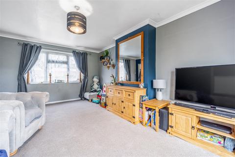3 bedroom semi-detached house for sale, Elizabeth Road, PE21