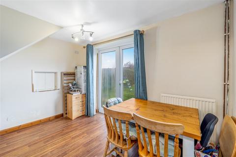 3 bedroom semi-detached house for sale, Elizabeth Road, PE21