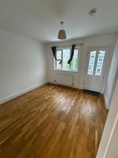 3 bedroom end of terrace house to rent, Silverwood Close, Cambridge CB1