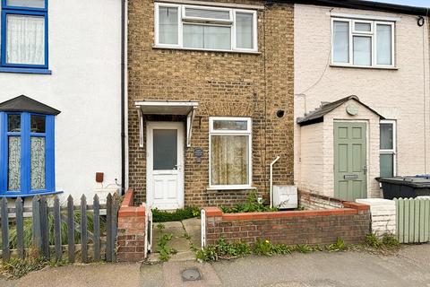 2 bedroom terraced house to rent, Victoria Road, Cambridge CB4
