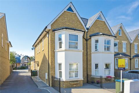 Pemberton Road, East Molesey, Surrey, KT8