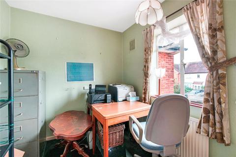 32 Thorn Close, Bromley, BR2 8DH