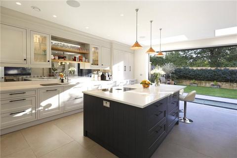30 Arthur Road, London, SW19 7DU