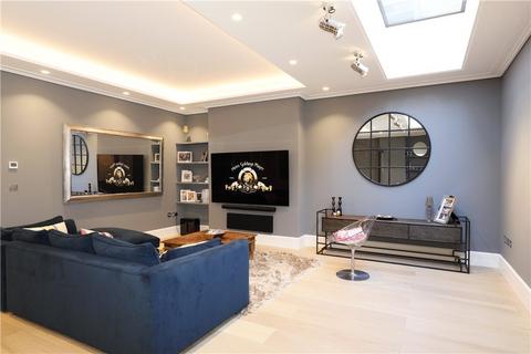 30 Arthur Road, London, SW19 7DU