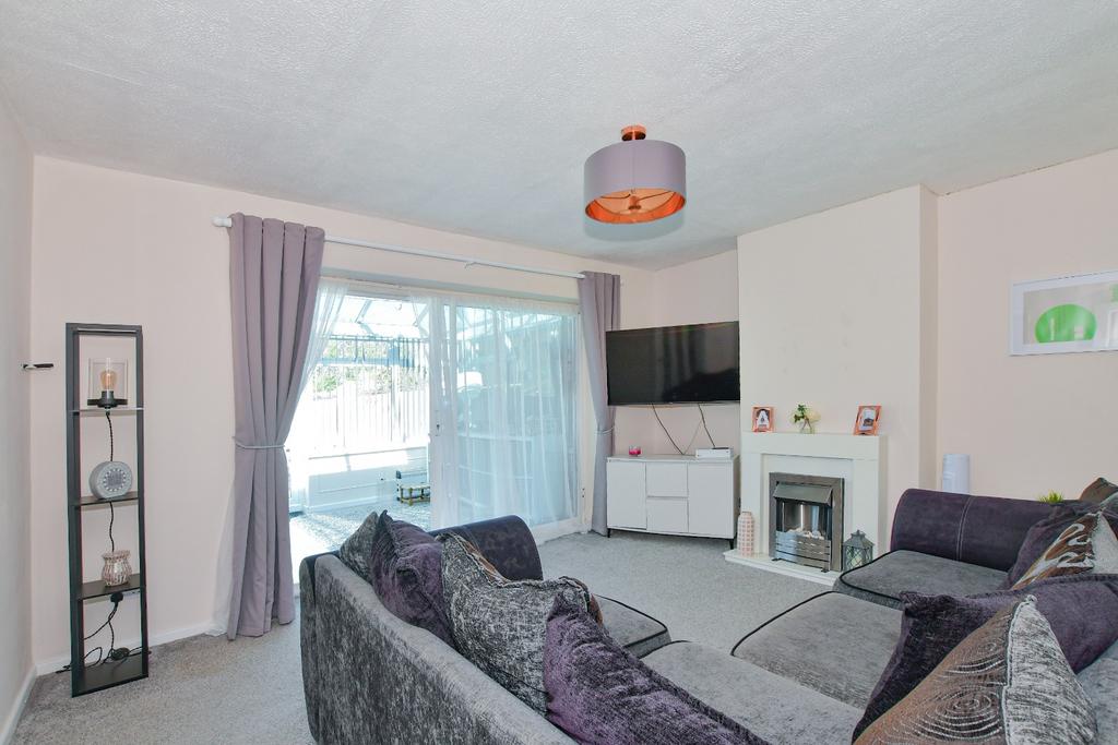 Oxenden Crescent, Wingham 2 bed bungalow for sale £335,000