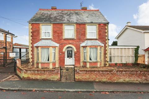 4 bedroom detached house for sale, New Street, Ash