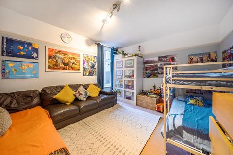 2 bedroom maisonette for sale, Gracefield Gardens, Streatham