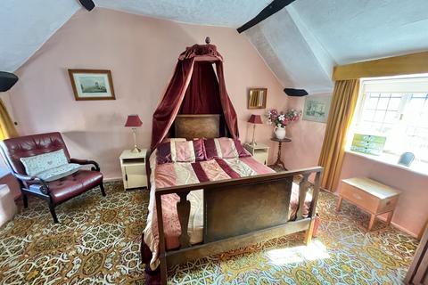 15 Long Street, Williton, Taunton, TA4 4QN