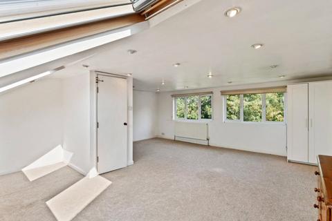 58 Vernham Road, London, SE18 3HB