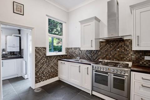 58 Vernham Road, London, SE18 3HB