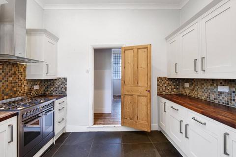 58 Vernham Road, London, SE18 3HB