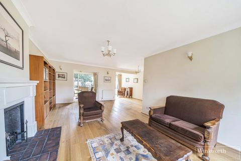 12 Oak Tree Close, Virginia Water, GU25 4JF