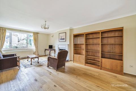 12 Oak Tree Close, Virginia Water, GU25 4JF