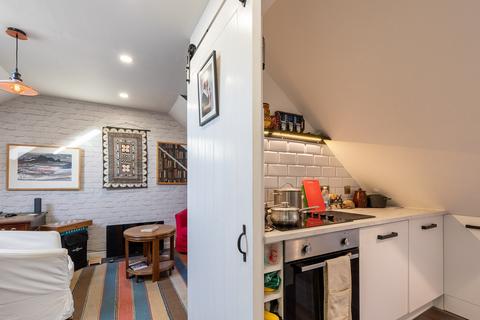 10a Atholl Street, Dunkeld, PH8 0AR