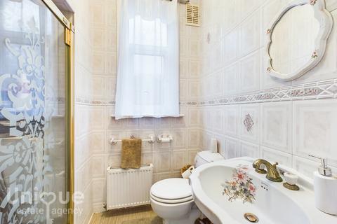 4 Windermere Road, Blackpool, FY4 2BX