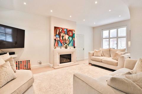 28 Fullbrooks Avenue, Worcester Park, KT4 7PE