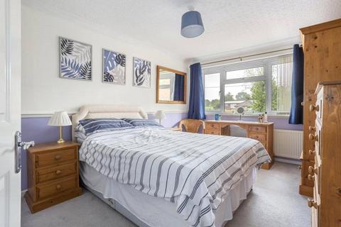 10 Almond Close, Old Basing, Basingstoke, RG24 7DW