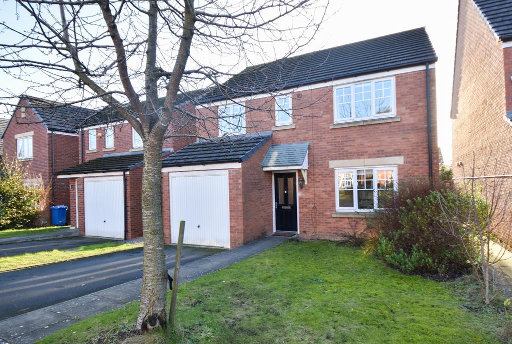 Prestwood Close, Davyhulme, M41 4 bed detached house £450,000