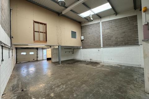 Industrial unit to rent, Unit 1C Deer Park Farm Industrial Estate, Knowle Lane, Fair Oak, Eastleigh, SO50 7DZ