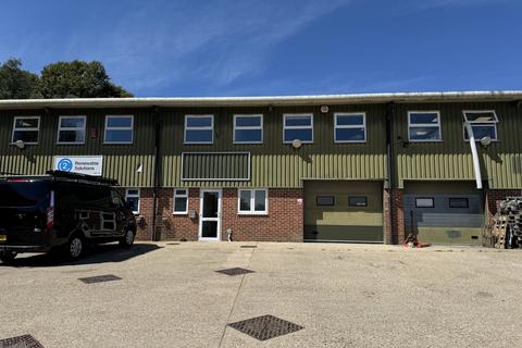 Industrial unit to rent, Unit 1C Deer Park Farm Industrial Estate, Knowle Lane, Fair Oak, Eastleigh, SO50 7DZ